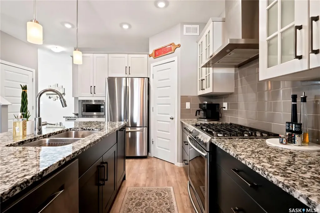 211 Dagnone Lane Saskatoon SK S7V 0R1