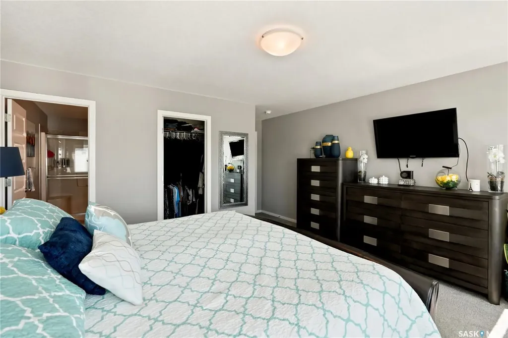 211 Dagnone Lane Saskatoon SK S7V 0R1