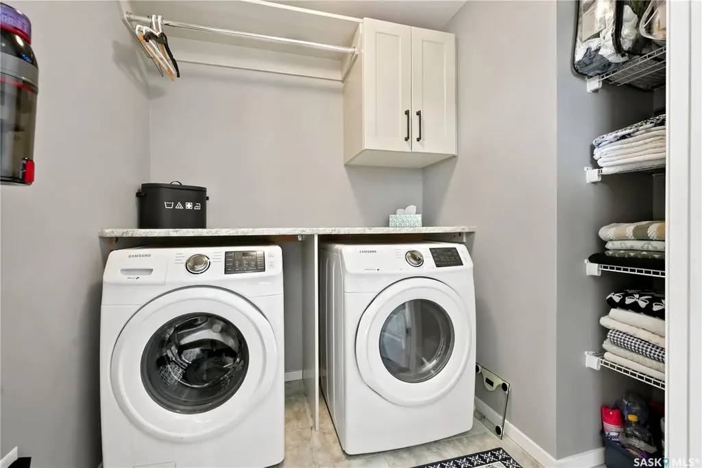 211 Dagnone Lane Saskatoon SK S7V 0R1