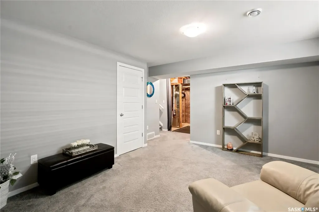 211 Dagnone Lane Saskatoon SK S7V 0R1