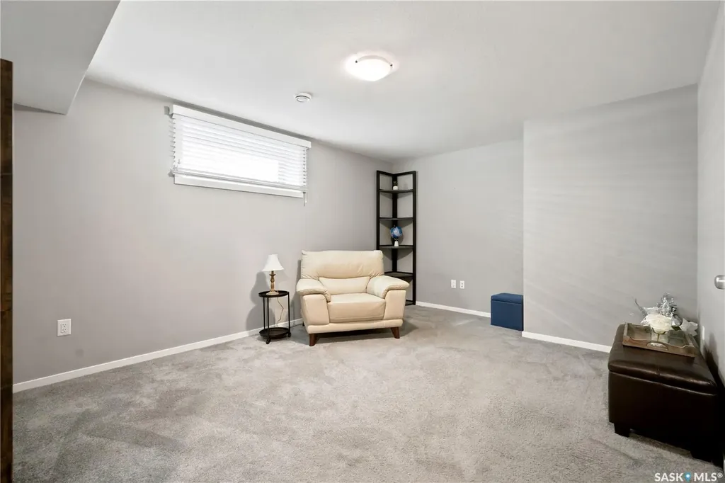 211 Dagnone Lane Saskatoon SK S7V 0R1