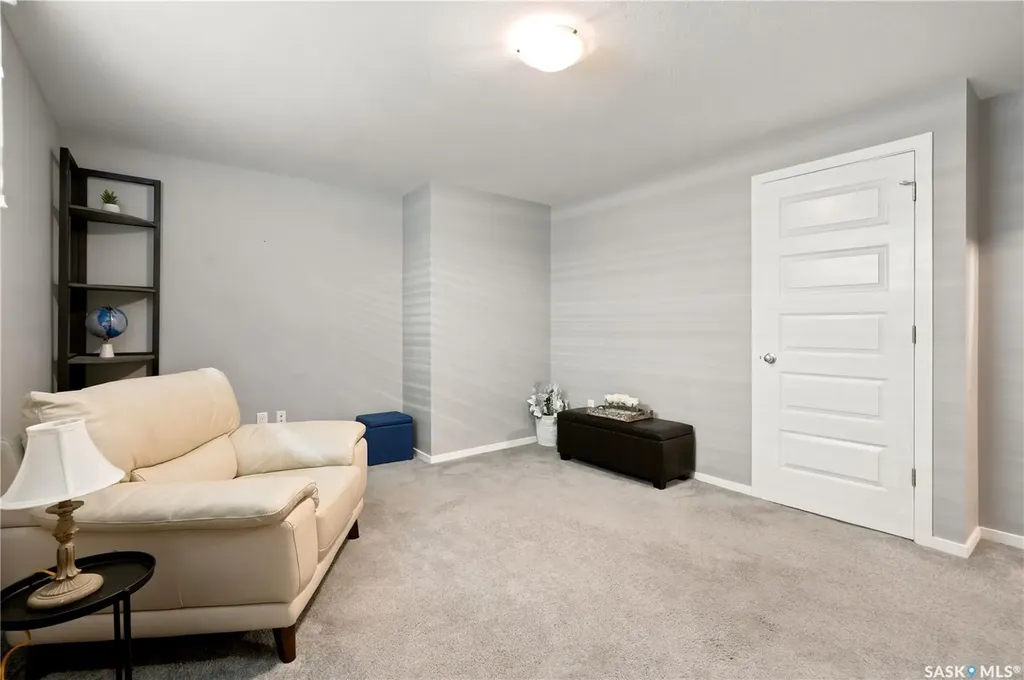 211 Dagnone Lane Saskatoon SK S7V 0R1