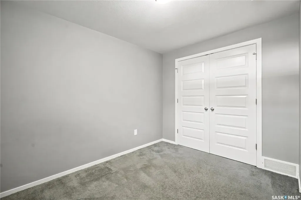 211 Dagnone Lane Saskatoon SK S7V 0R1