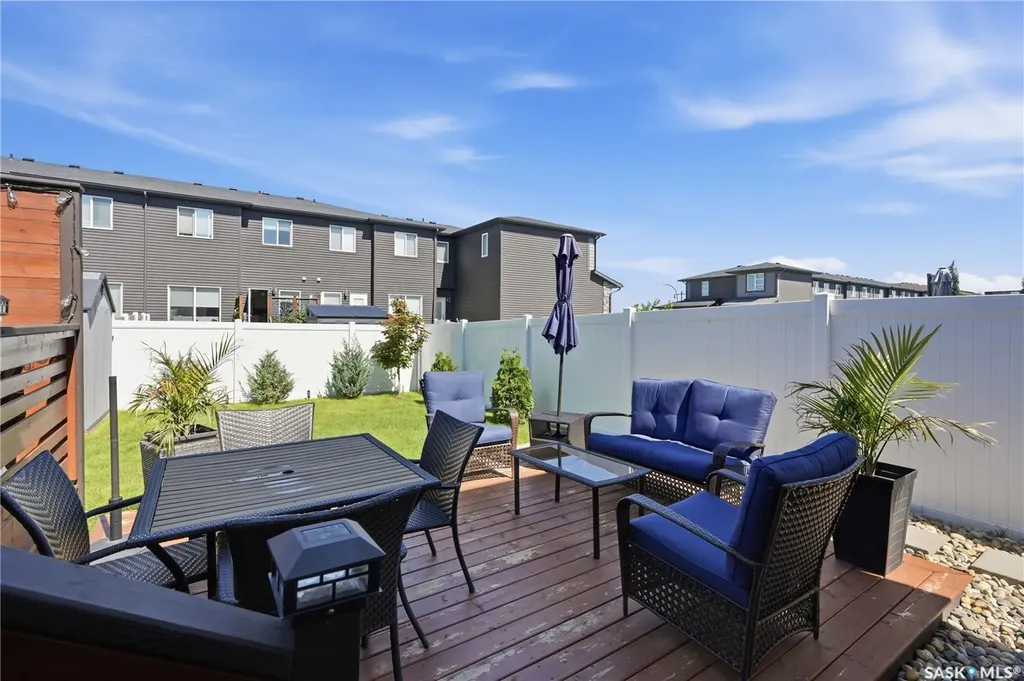 211 Dagnone Lane Saskatoon SK S7V 0R1