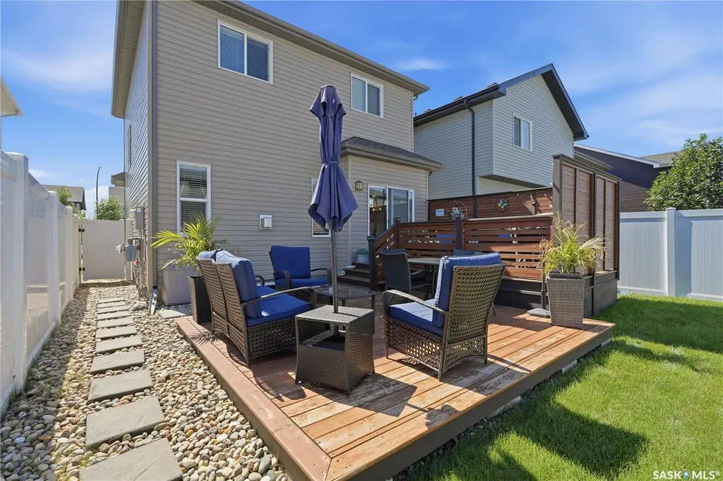 211 Dagnone Lane Saskatoon SK S7V 0R1