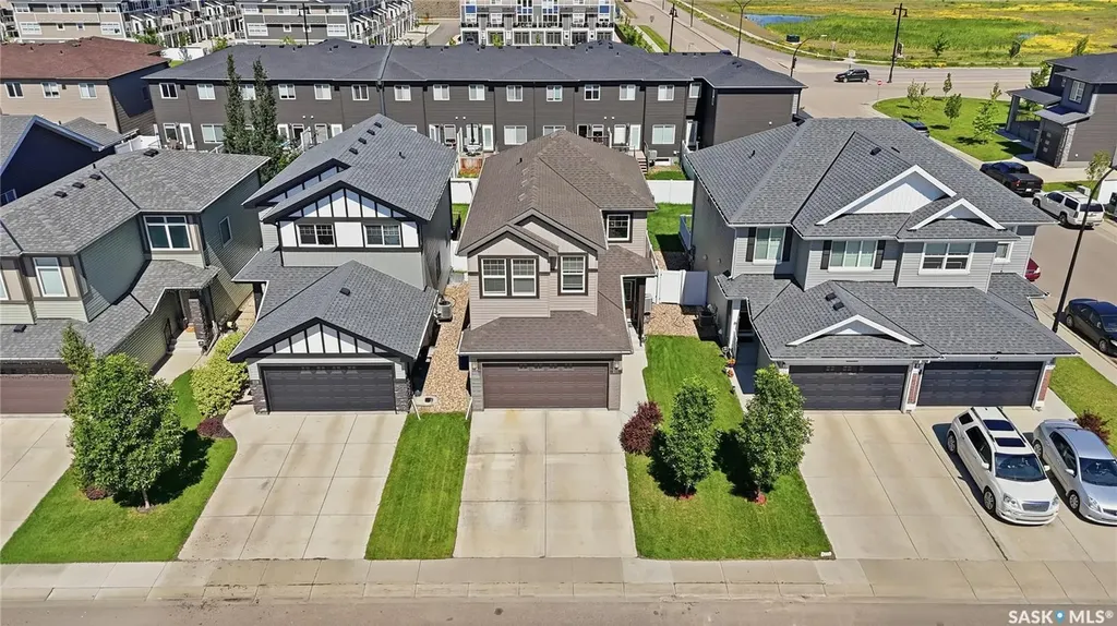 211 Dagnone Lane Saskatoon SK S7V 0R1