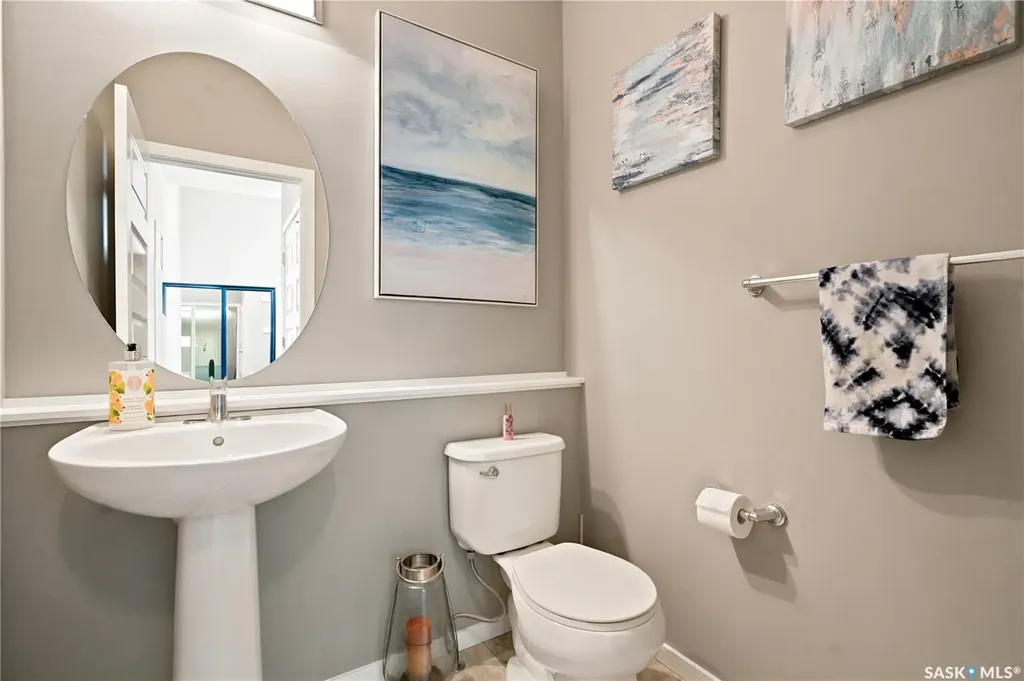 211 Dagnone Lane Saskatoon SK S7V 0R1