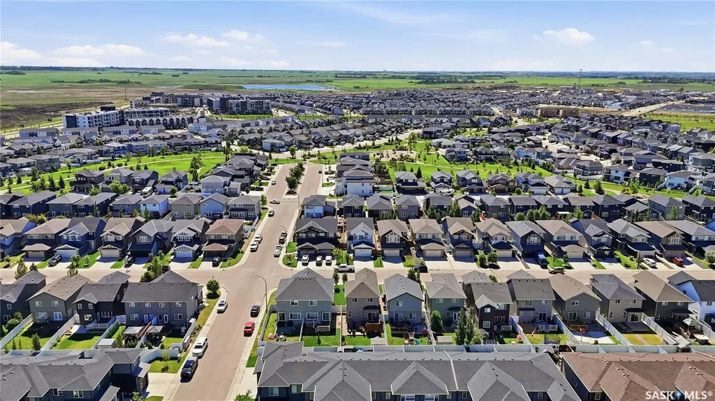 211 Dagnone Lane Saskatoon SK S7V 0R1