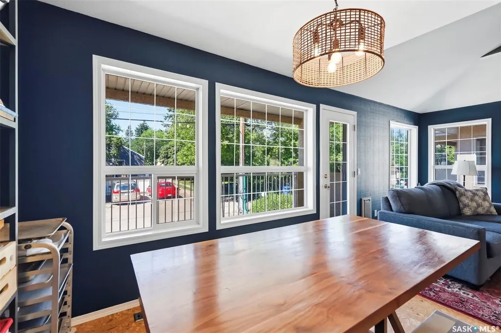 905D 9th Street E Saskatoon SK S7H 0M9
