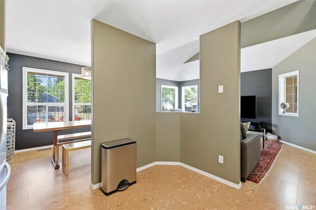 905D 9th Street E Saskatoon SK S7H 0M9