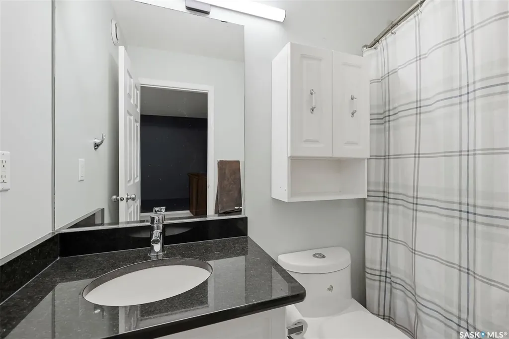 905D 9th Street E Saskatoon SK S7H 0M9
