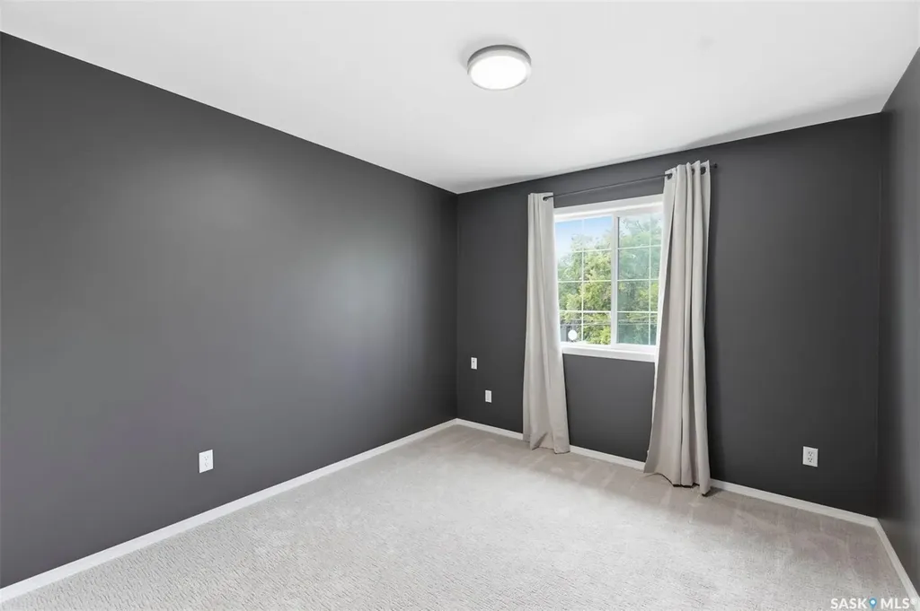 905D 9th Street E Saskatoon SK S7H 0M9