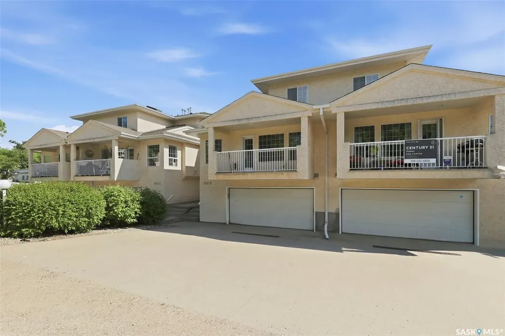 905D 9th Street E Saskatoon SK S7H 0M9