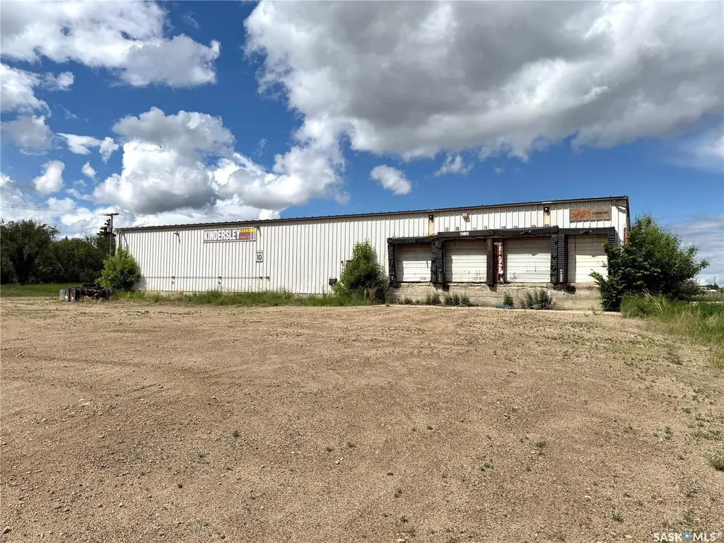 101 Shorthorn Street North Battleford SK S9A 3M1