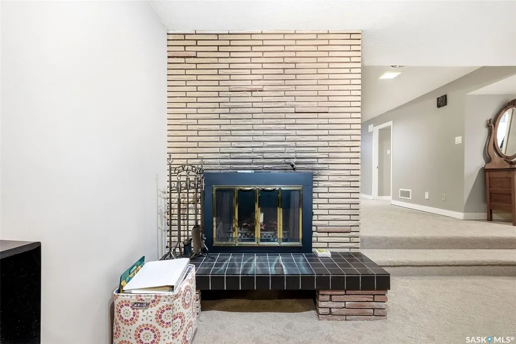 4220 Hillsdale Street Regina SK S4S 3Z2