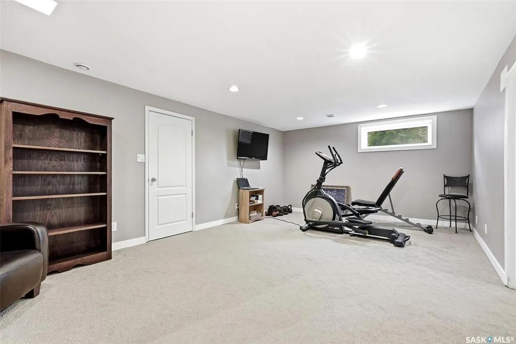 4220 Hillsdale Street Regina SK S4S 3Z2