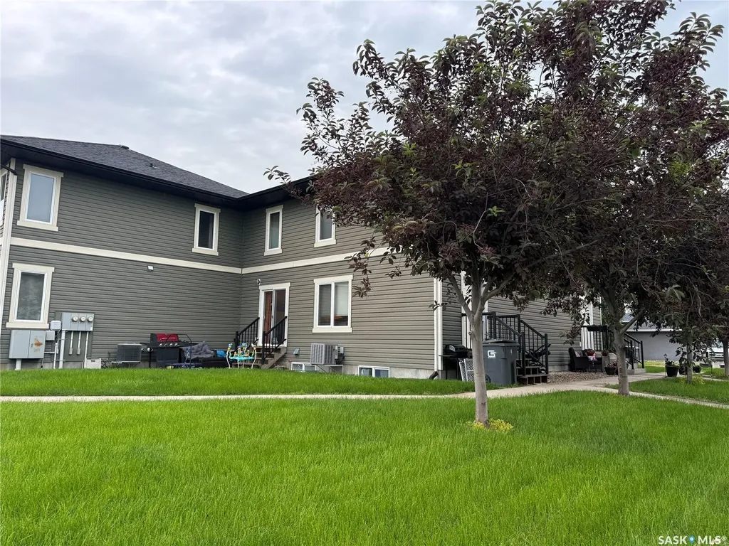 1795 Clark Avenue Weyburn SK S4H 3L3