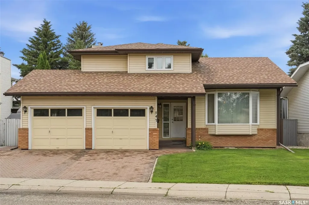 547 Whitewood Crescent Saskatoon SK S7J 4L4