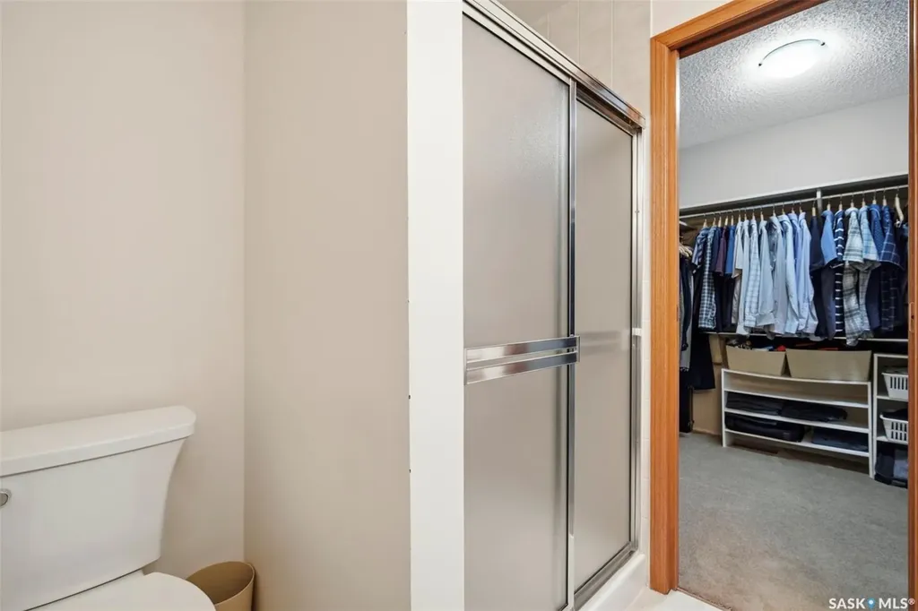 547 Whitewood Crescent Saskatoon SK S7J 4L4