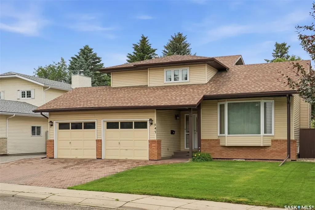 547 Whitewood Crescent Saskatoon SK S7J 4L4