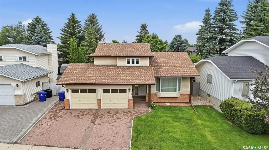 547 Whitewood Crescent Saskatoon SK S7J 4L4