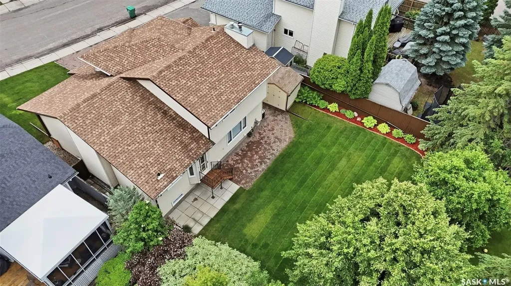 547 Whitewood Crescent Saskatoon SK S7J 4L4