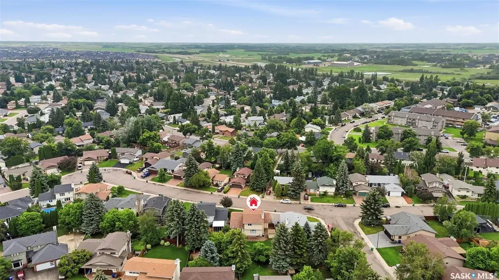 547 Whitewood Crescent Saskatoon SK S7J 4L4