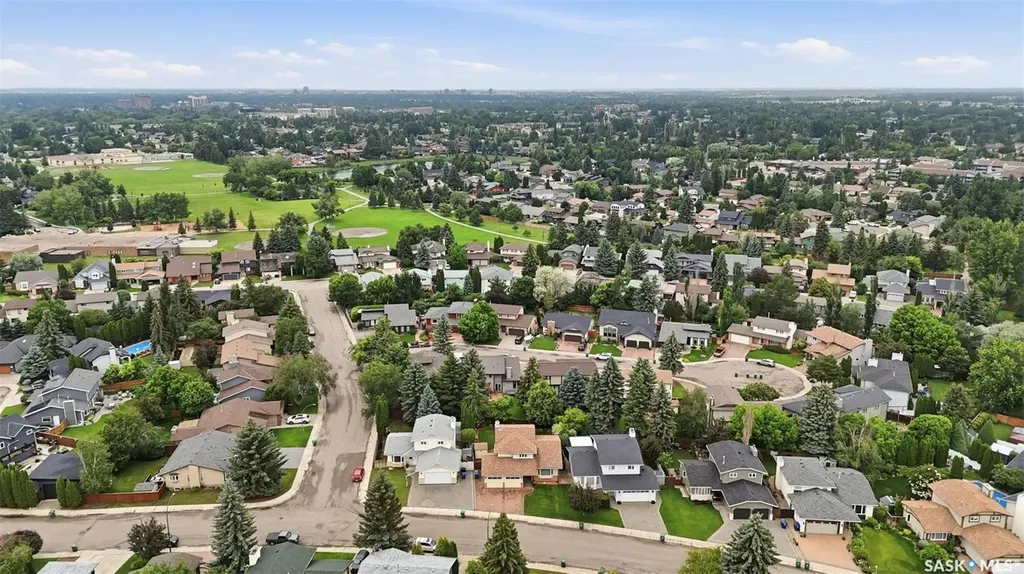 547 Whitewood Crescent Saskatoon SK S7J 4L4
