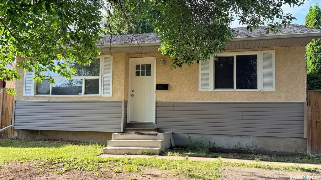 649 Douglas Crescent Saskatoon SK S7L 4T9
