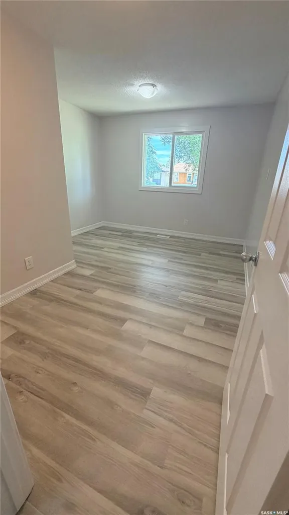 649 Douglas Crescent Saskatoon SK S7L 4T9