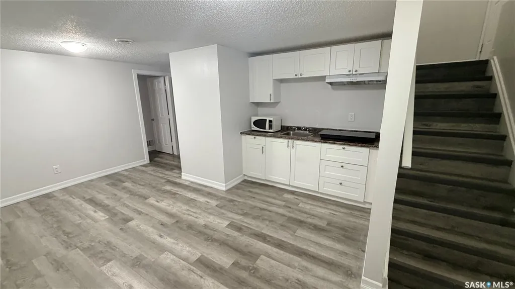 649 Douglas Crescent Saskatoon SK S7L 4T9