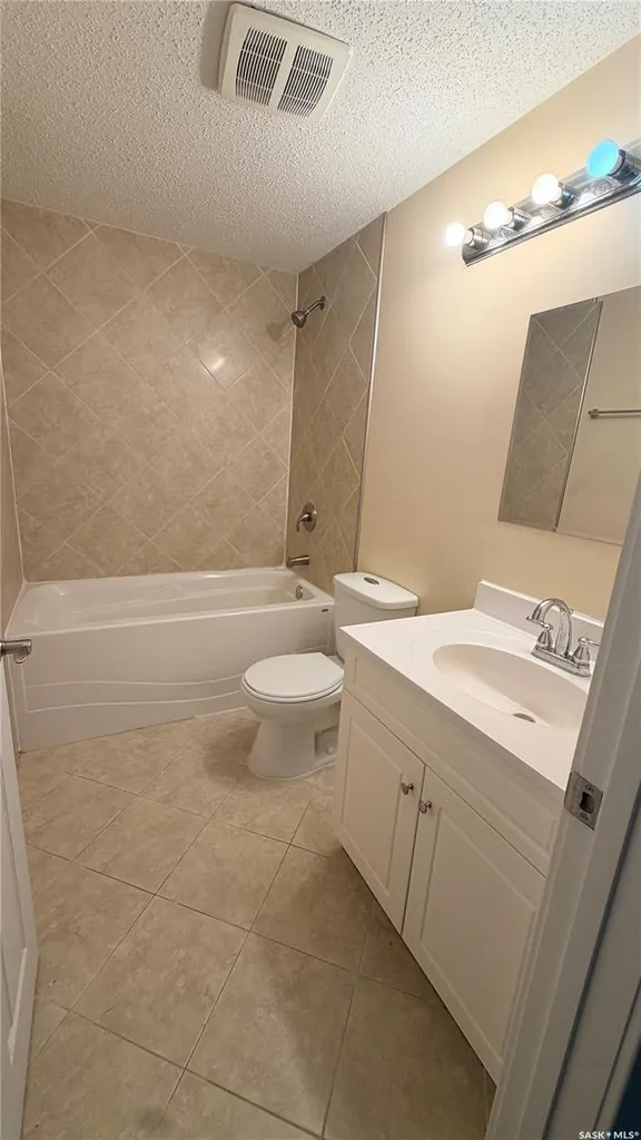 649 Douglas Crescent Saskatoon SK S7L 4T9