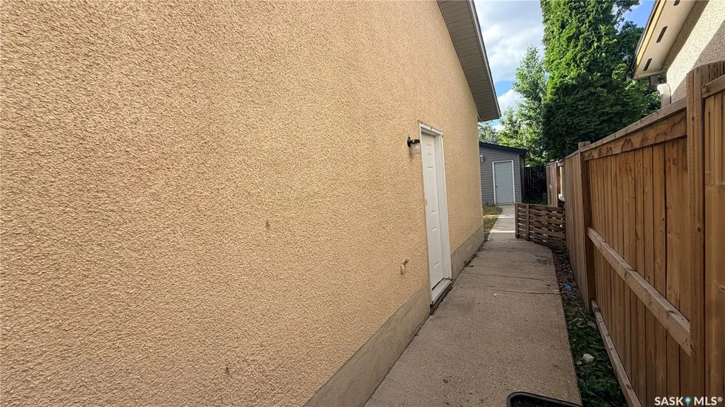 649 Douglas Crescent Saskatoon SK S7L 4T9