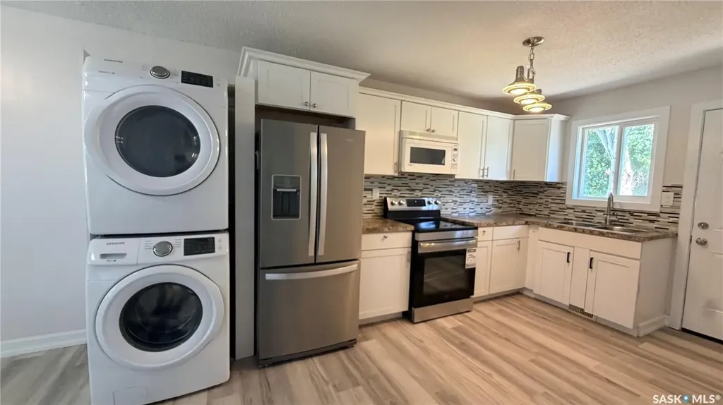 649 Douglas Crescent Saskatoon SK S7L 4T9