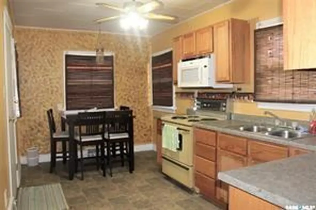 1501 3rd Street Estevan SK S4A 0S5