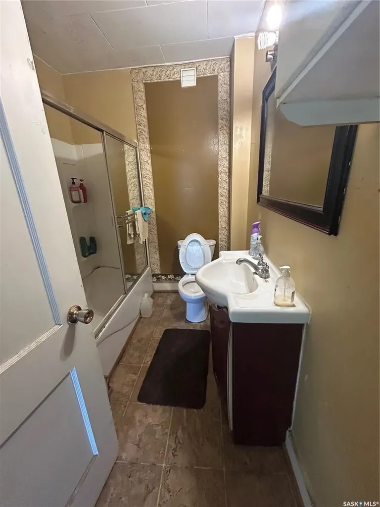 1501 3rd Street Estevan SK S4A 0S5
