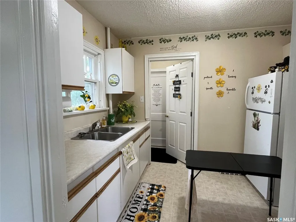 1501 3rd Street Estevan SK S4A 0S5