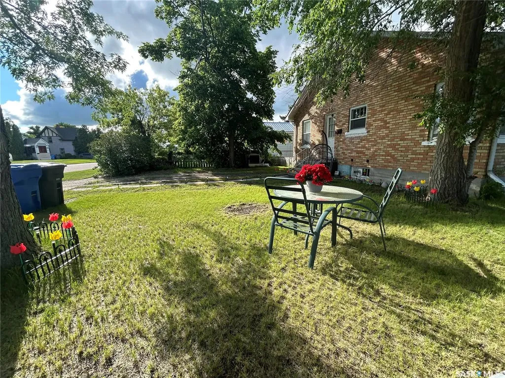 1501 3rd Street Estevan SK S4A 0S5