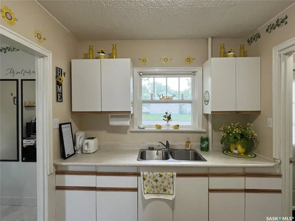 1501 3rd Street Estevan SK S4A 0S5