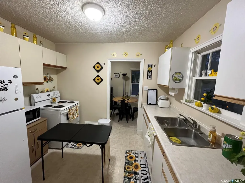 1501 3rd Street Estevan SK S4A 0S5