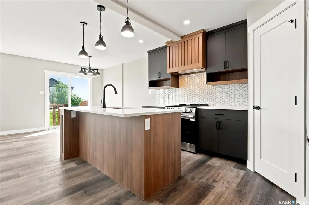 1749 Mustard Street Regina SK S4Y 0G1
