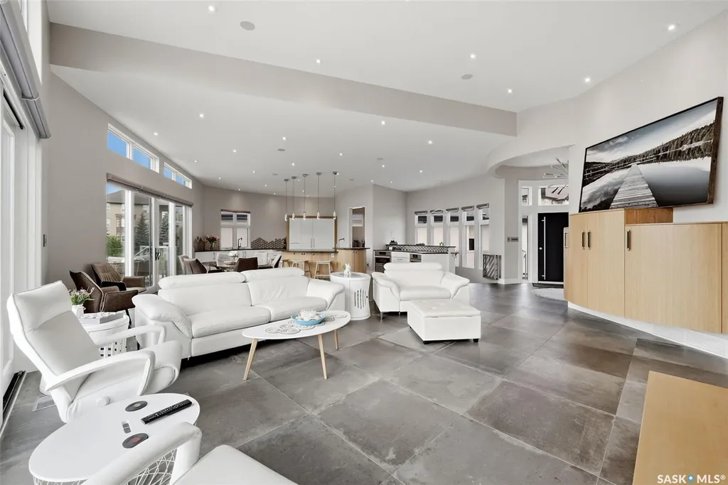 2168 Riverbend Cove Regina SK S4V 1R8