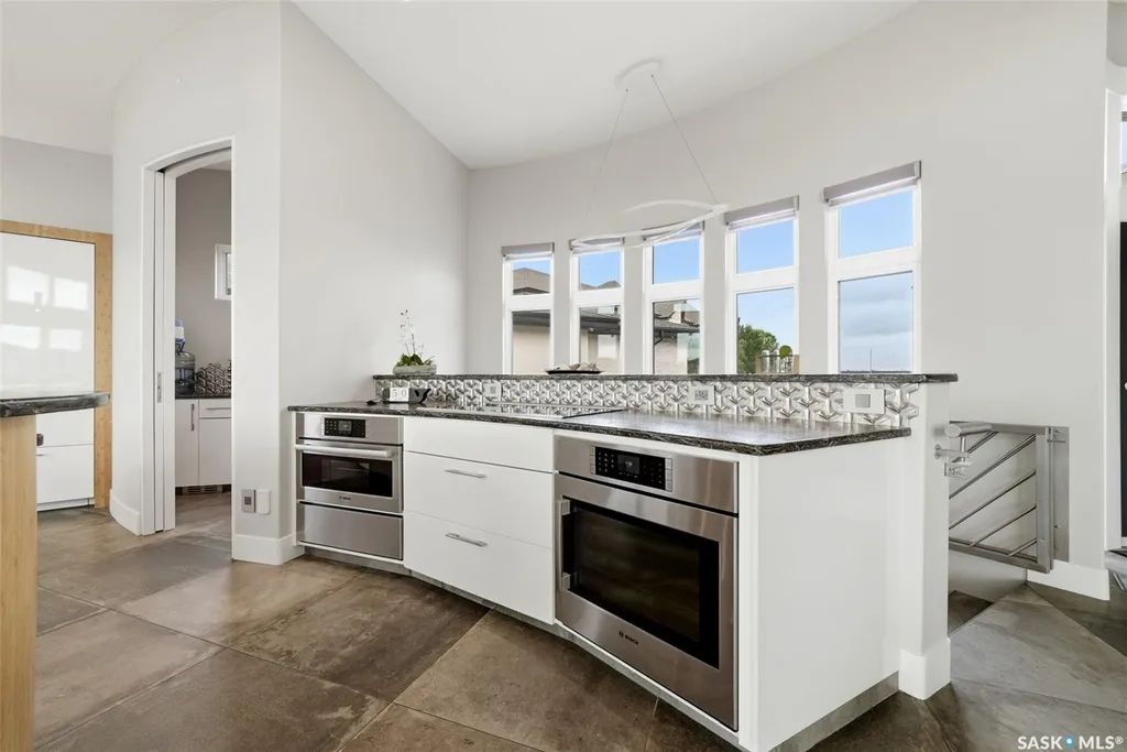2168 Riverbend Cove Regina SK S4V 1R8