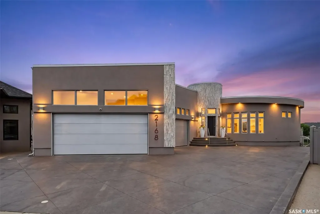 2168 Riverbend Cove Regina SK S4V 1R8