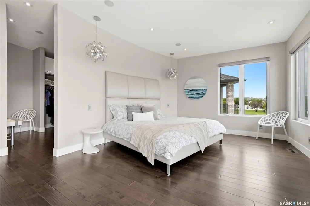 2168 Riverbend Cove Regina SK S4V 1R8