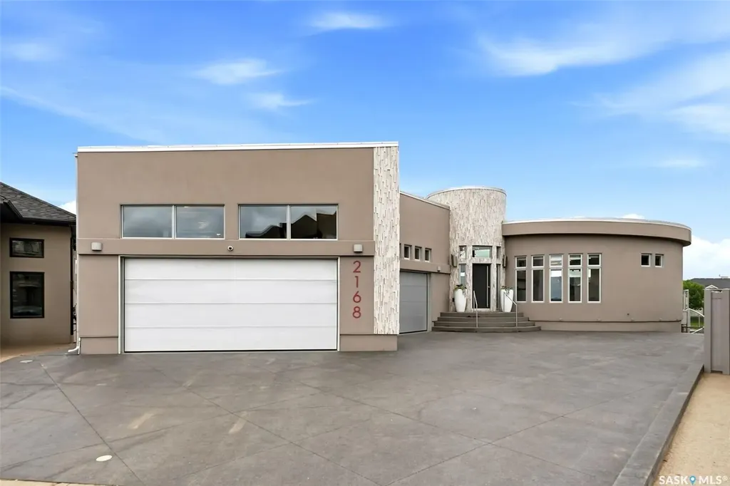 2168 Riverbend Cove Regina SK S4V 1R8
