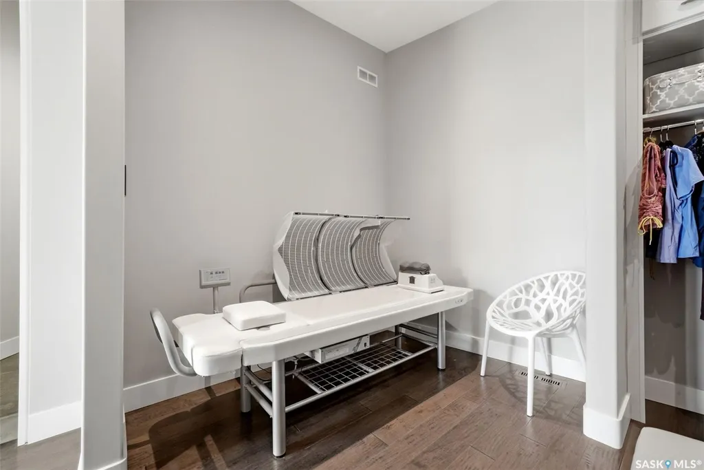 2168 Riverbend Cove Regina SK S4V 1R8