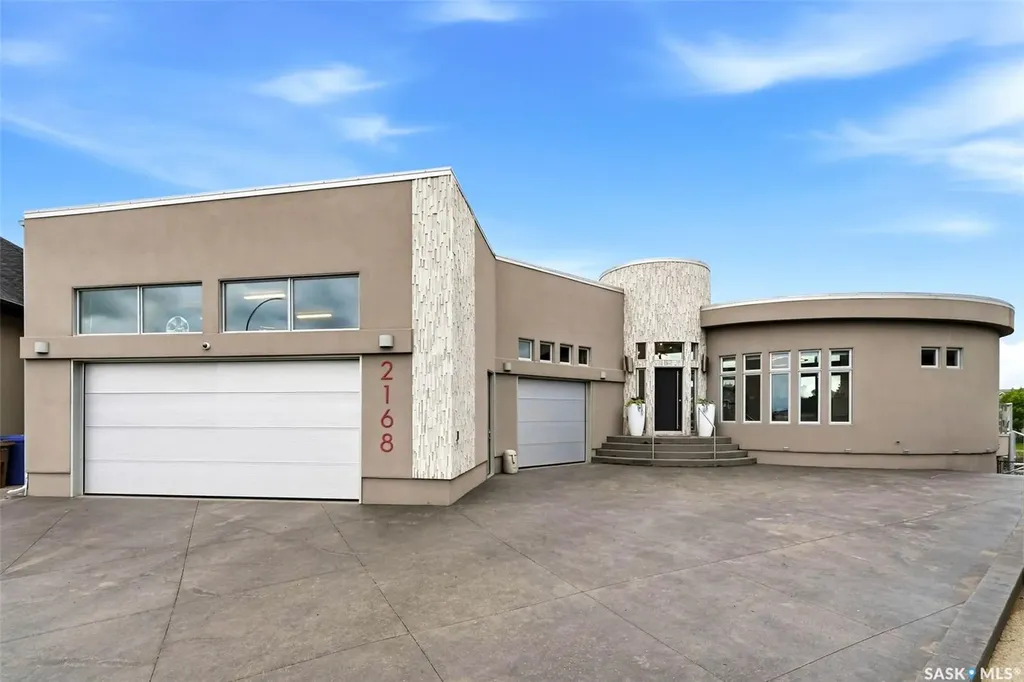 2168 Riverbend Cove Regina SK S4V 1R8
