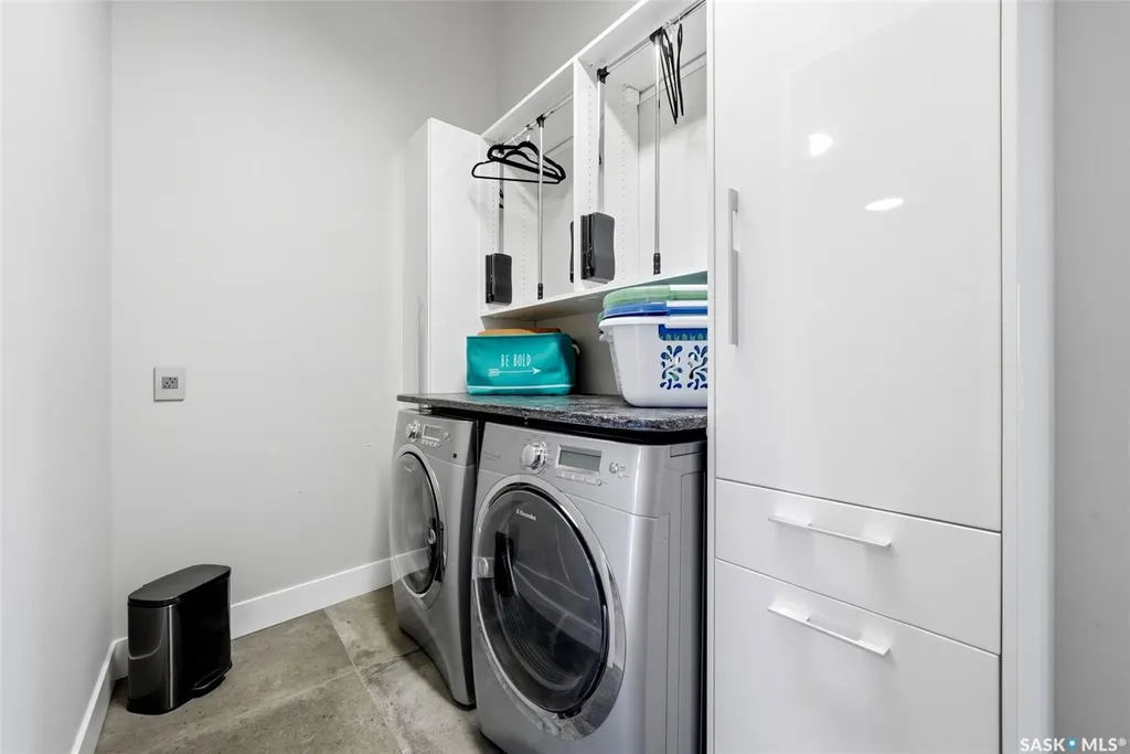 2168 Riverbend Cove Regina SK S4V 1R8
