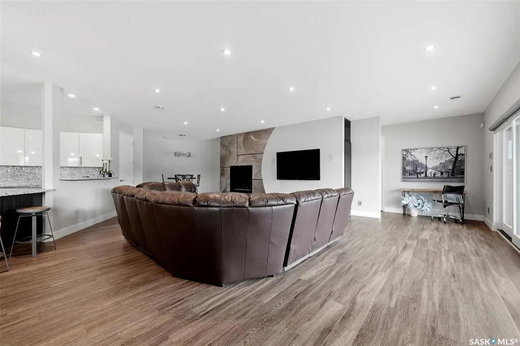 2168 Riverbend Cove Regina SK S4V 1R8